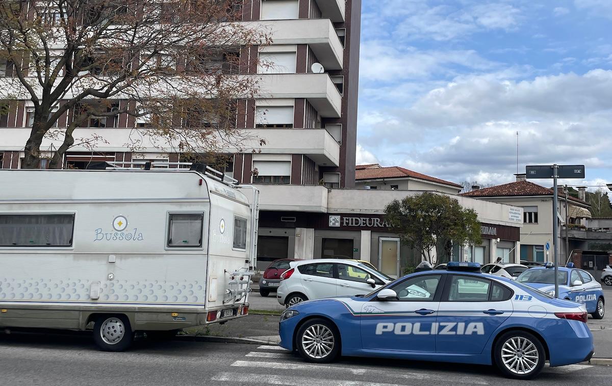 Cade Dal Balcone Di Un Palazzo A Gorizia Ritrovata Senza Vita Una