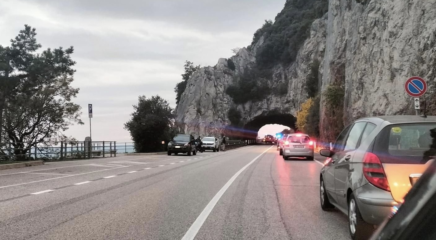 Immagine per Duino, incidente stradale con otto persone coinvolte 