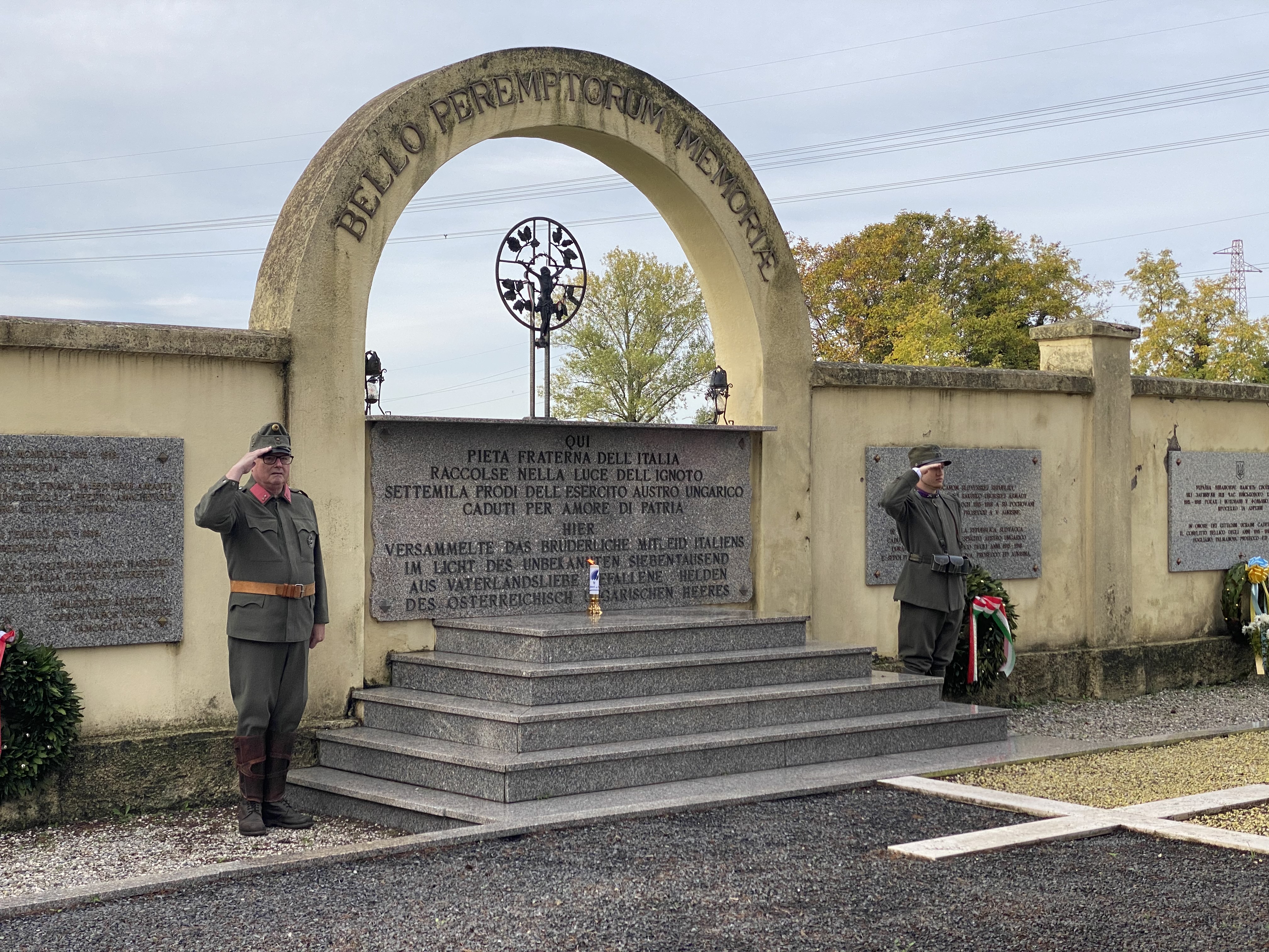 Immagine per Fogliano, il silenzio nel cimitero austroungarico: «Ricordare tutti i caduti»