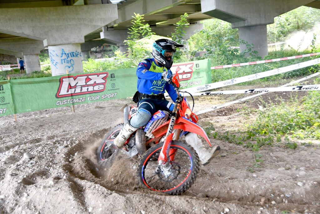 Immagine per La motocross porta 142 rider a Fogliano, polemica su ordinanze e divieti