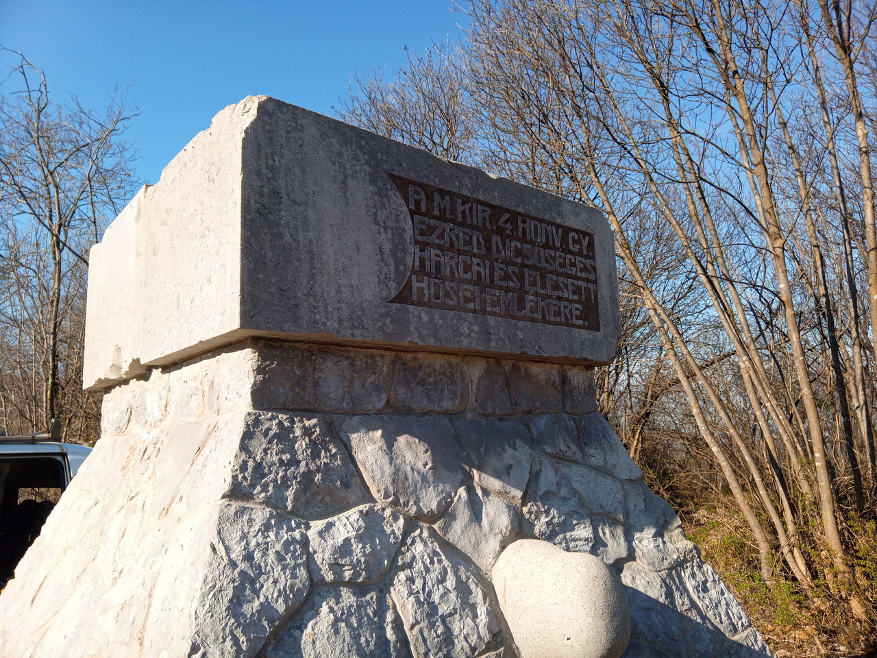 Messo a nuovo il monumento del IV Honved, cerimonia a Peteano