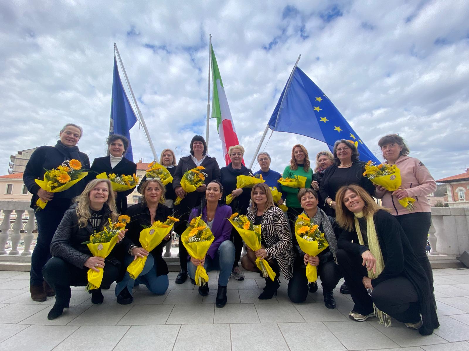 Immagine per Monfalcone premia le sue donne imprenditrici, fiori per 18 realtà 