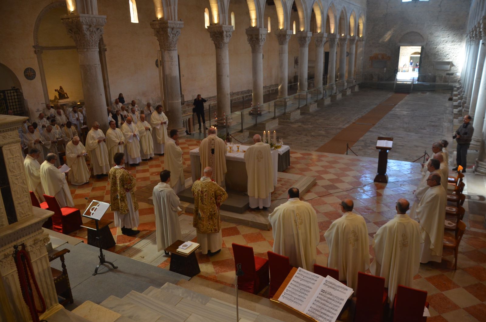 Immagine per Come parlare di fede, la Basilica di Aquileia apre le porte a 800 delegati del Triveneto