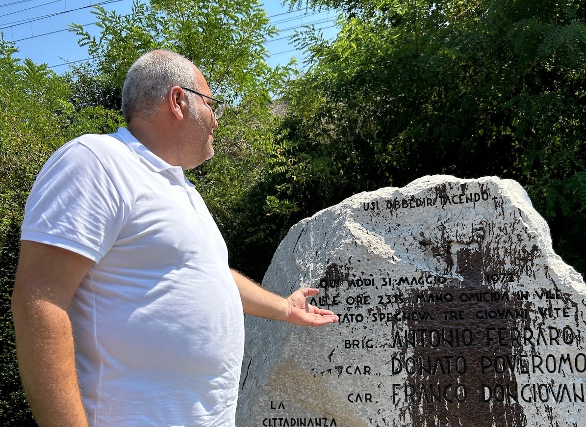 Colpito dalla vernice a luglio, raccolti i fondi per ripulire il monumento di Peteano