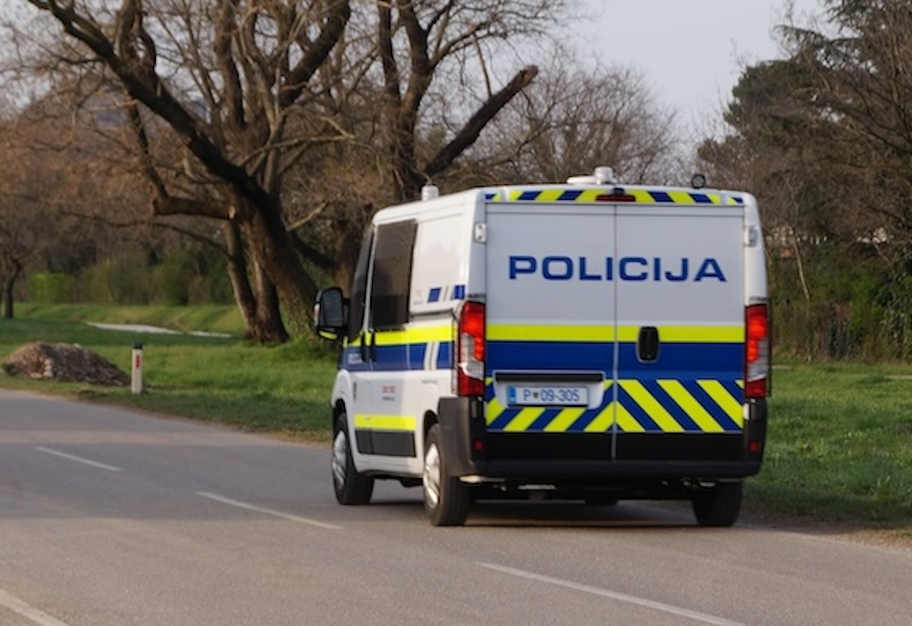 Sfreccia a 155 chilometri orari a Plave, fermato motociclista 19enne