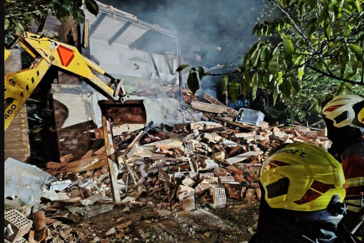 Immagine per Incendio nella notte a Kromberk, in fiamme una casa disabitata