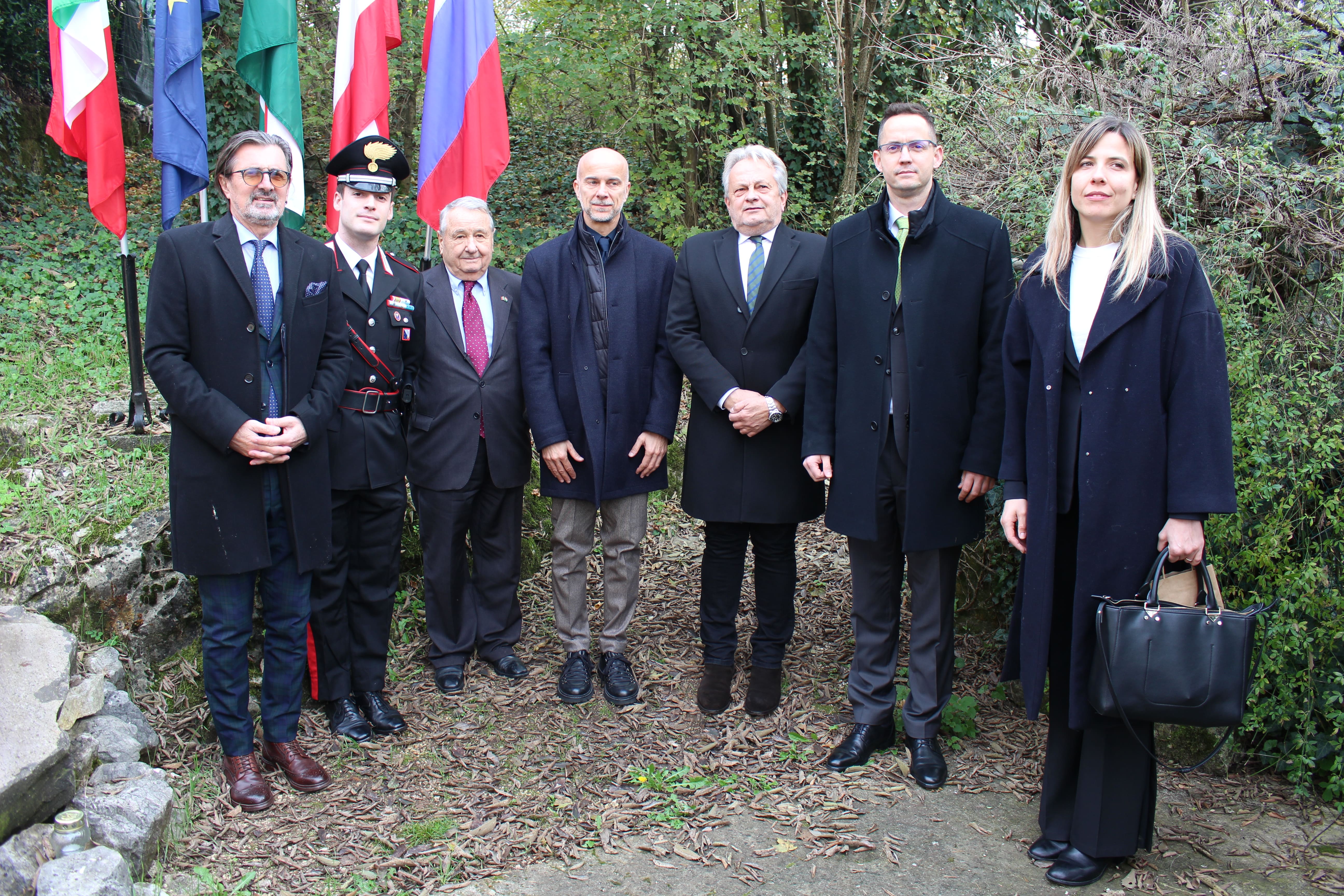 Immagine per Doberdò del Lago accoglie la delegazione magiara per discutere la gestione della Cappella Ungherese