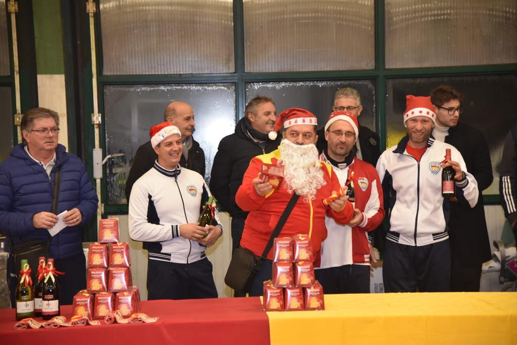 La festa di Natale della Pro Romans, brindisi con ragazzi e loro famiglie