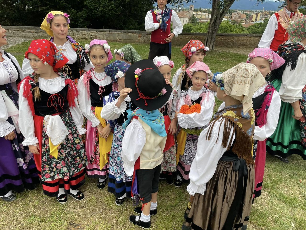 Immagine per Ragazzi e folklore a Cormons, gruppi internazionali con i Piccoli Danzerini di Lucinico 