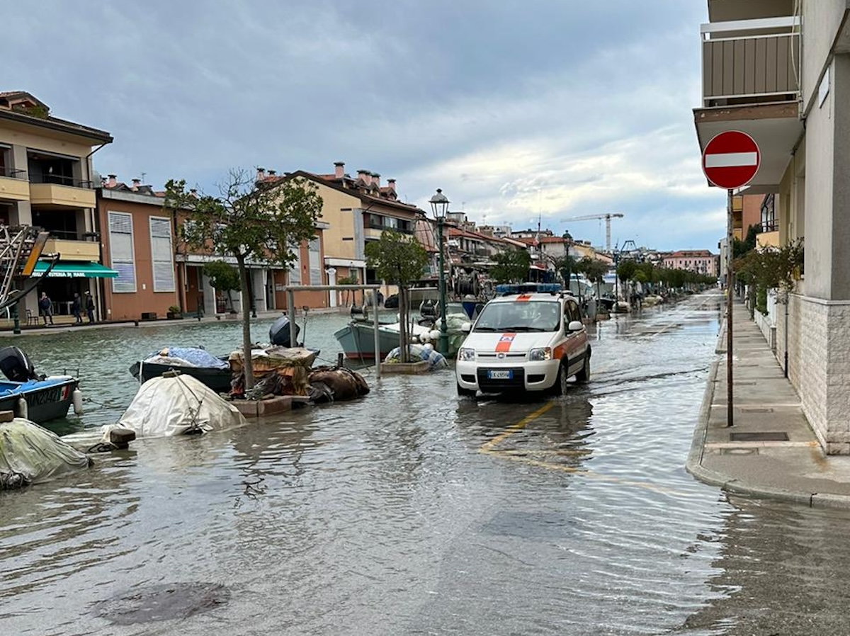 Picco di piena del fiume Isonzo a Gorizia, ancora alta marea a Grado