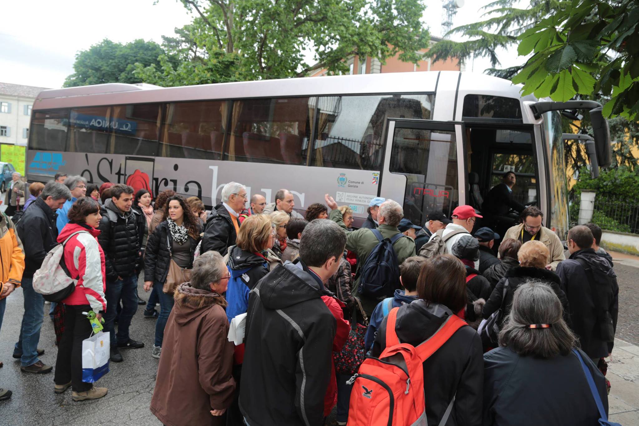 Immagine per Conoscere la storia per vivere la pace, l'èStoriaBus porta lungo la valle dell'Isonzo