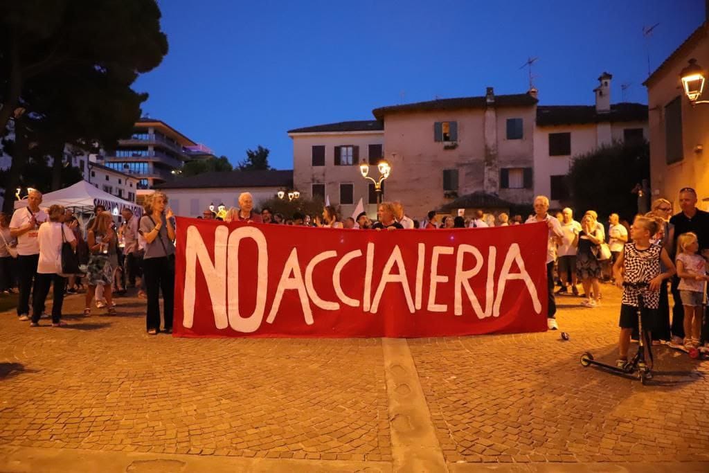 Immagine per Fermo no all'accaieria in laguna, comitati bussano al sindaco di Grado