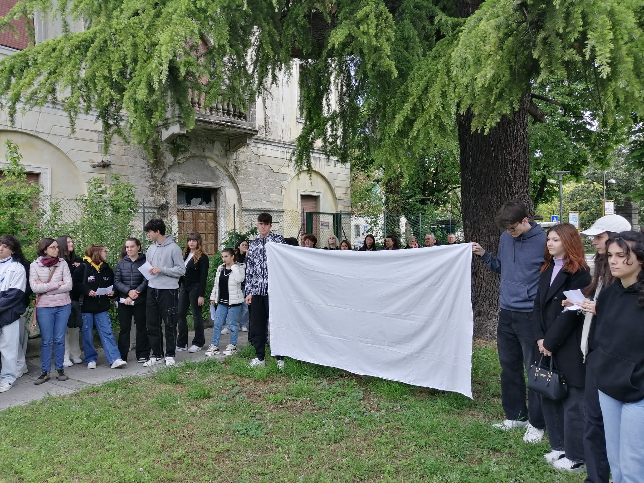 Gli studenti sfilano a Ronchi, «difendere la libertà di stampa»