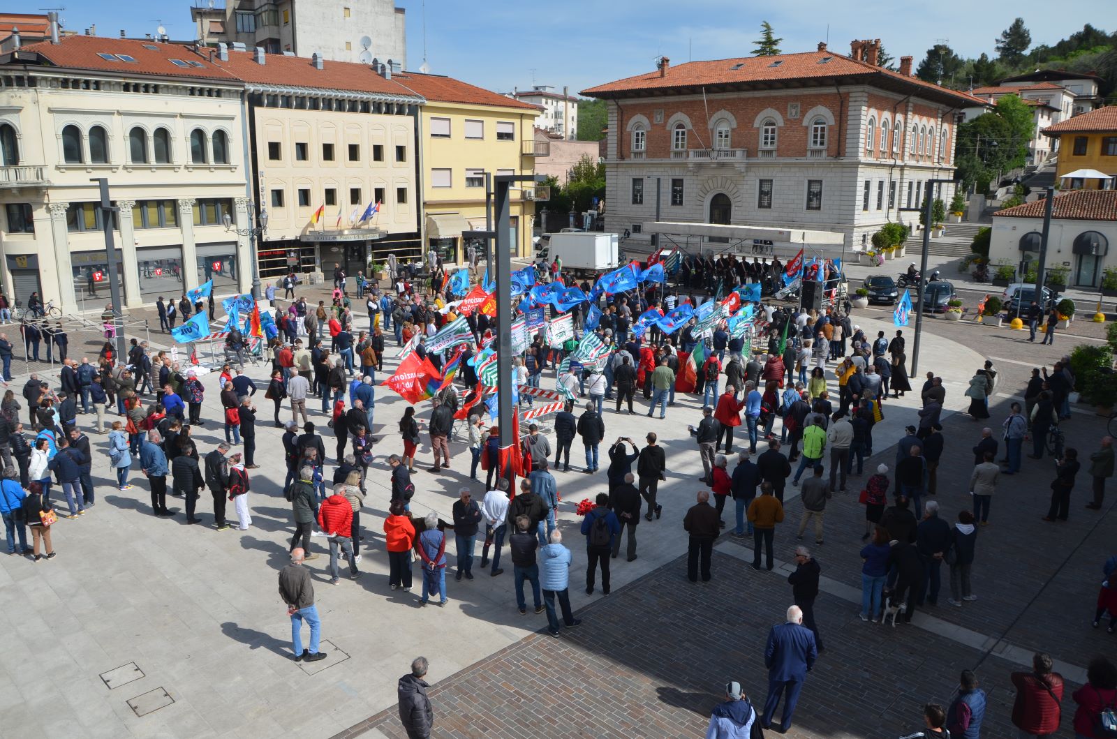 Festa del Lavoro sul palco di Monfalcone: «Dignità e sicurezza fondamentali»