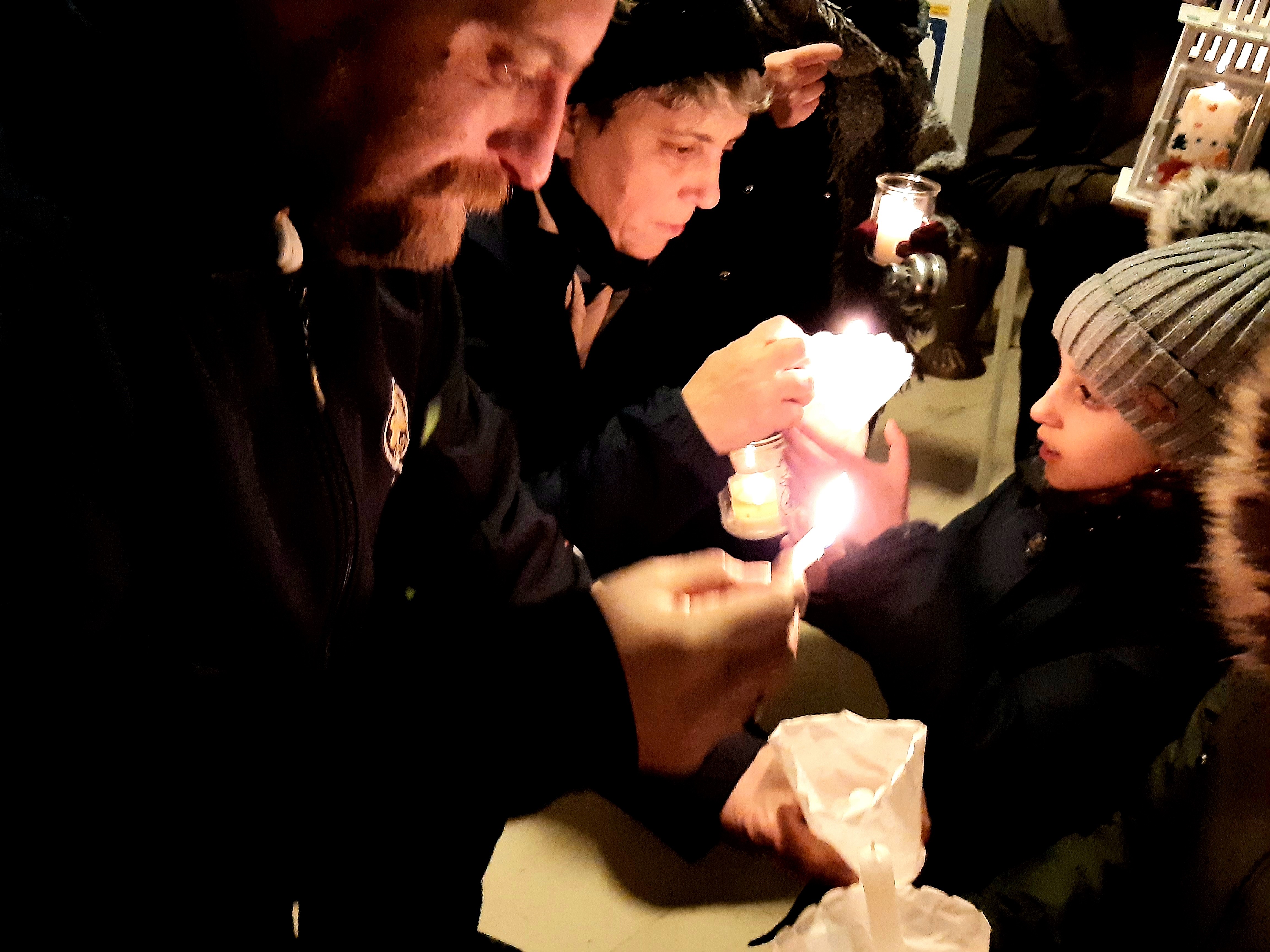 Immagine per Monfalcone attende la Luce di Betlemme, la sfilata dei giovani per la pace