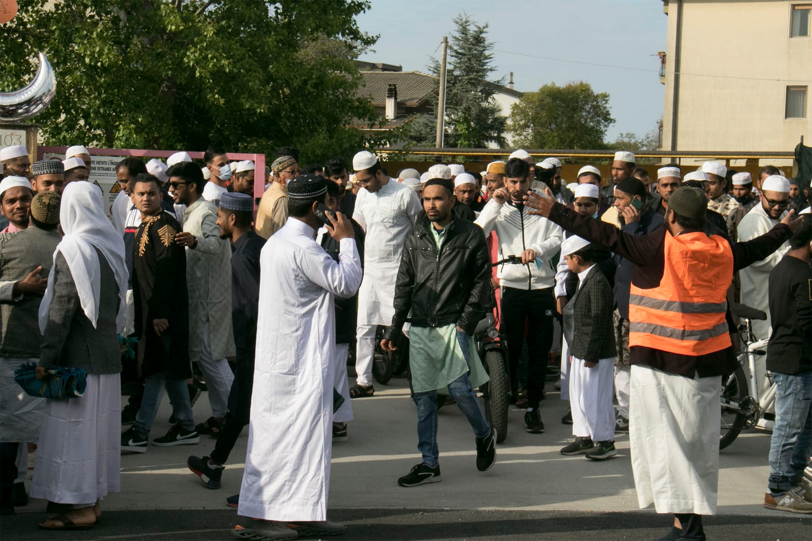 Monfalcone, bruciate e spedite pagine del Corano: scontro sulle moschee