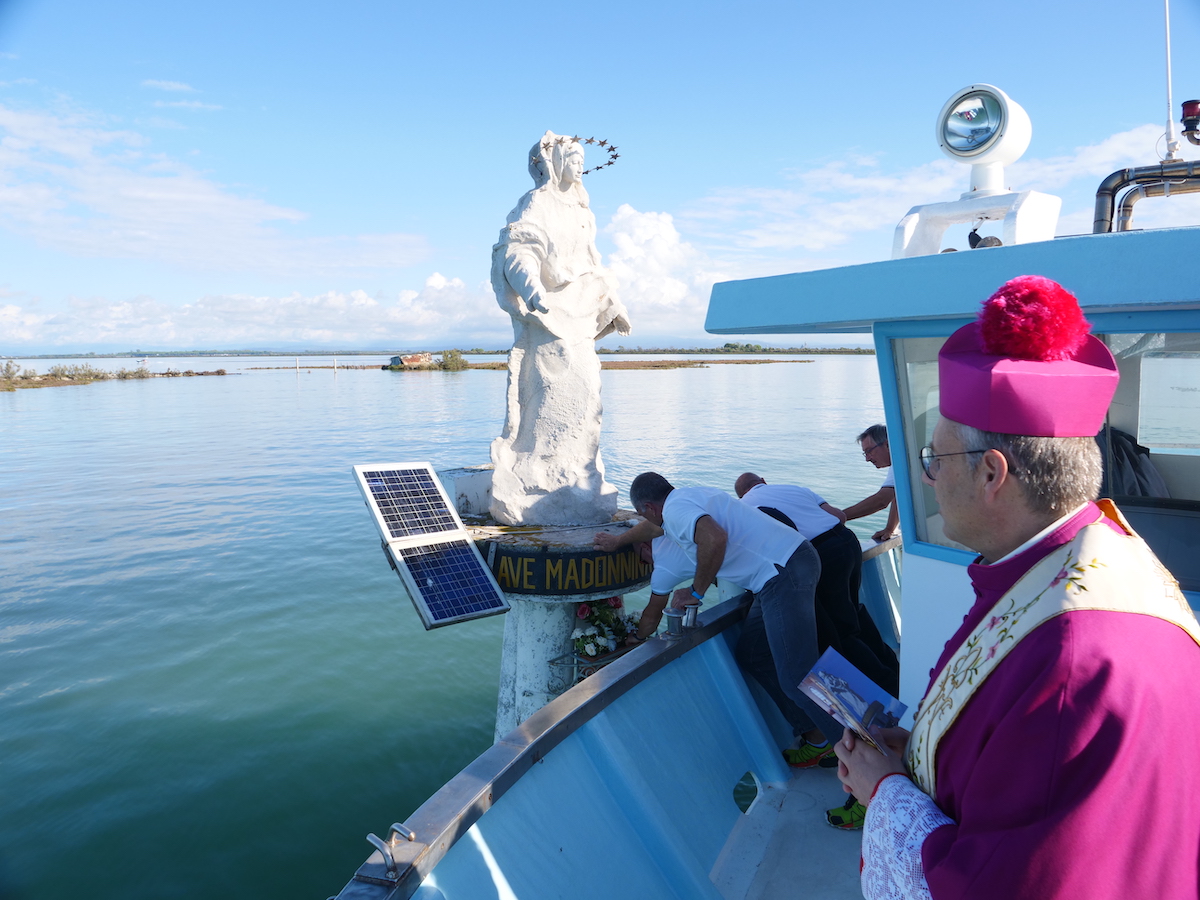 Immagine per Grado omaggia la Madonnina del Mare, 40 anni fa la benedizione