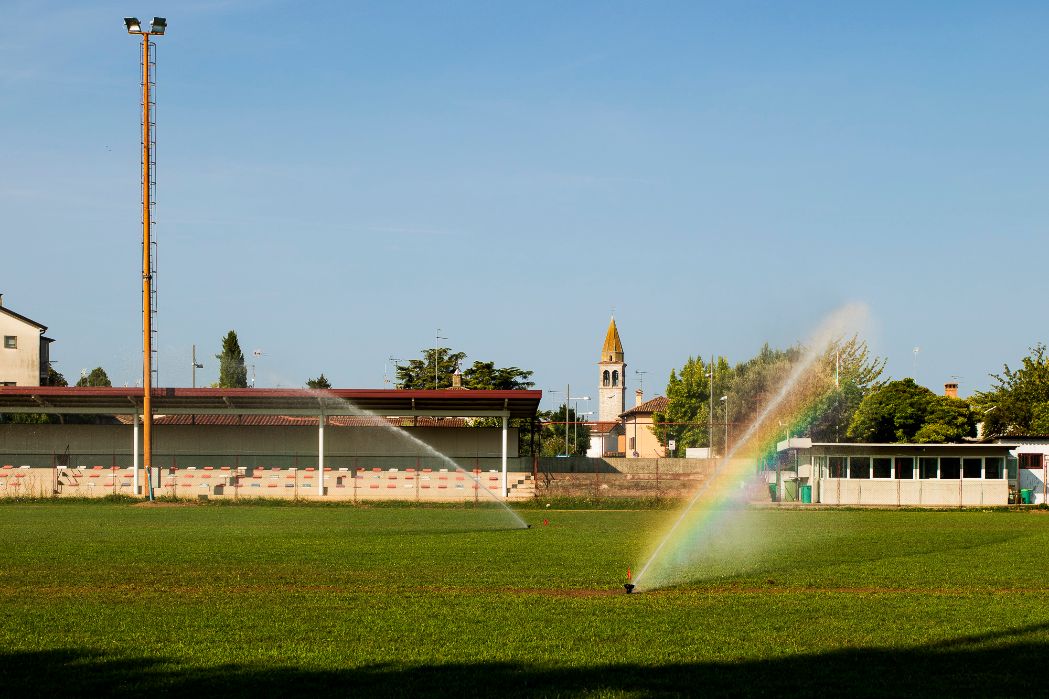 Completato l’impianto di irrigazione del campo Del Neri, ora nuovi lavori a Pieris