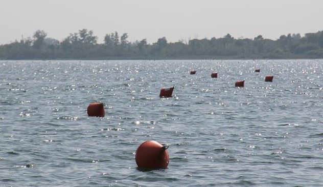 Ritorna il campo di boe in mare a Monfalcone, tutela dei fondali nel golfo di Panzano