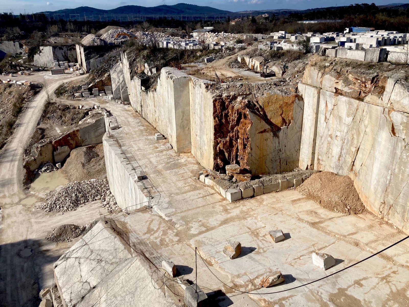 Immagine per Aurisina e le sue cave: ritorna lo studio di Brecelj, Legiša e Vogrič al circolo Gruden