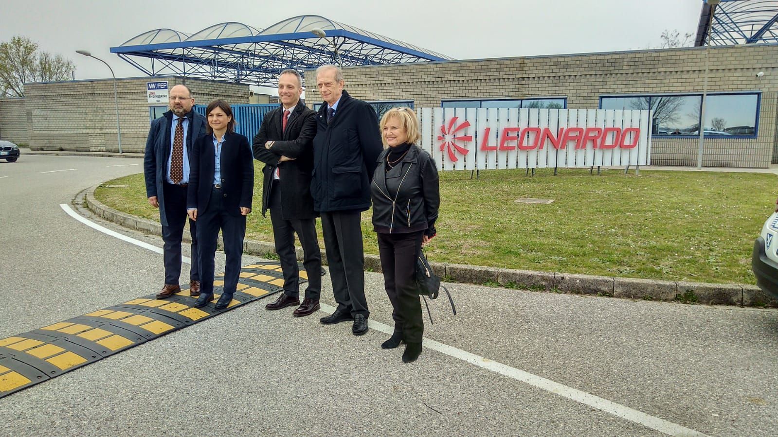 Immagine per Piero Fassino visita la Leonardo a Ronchi, «qui eccellenza per creare droni»