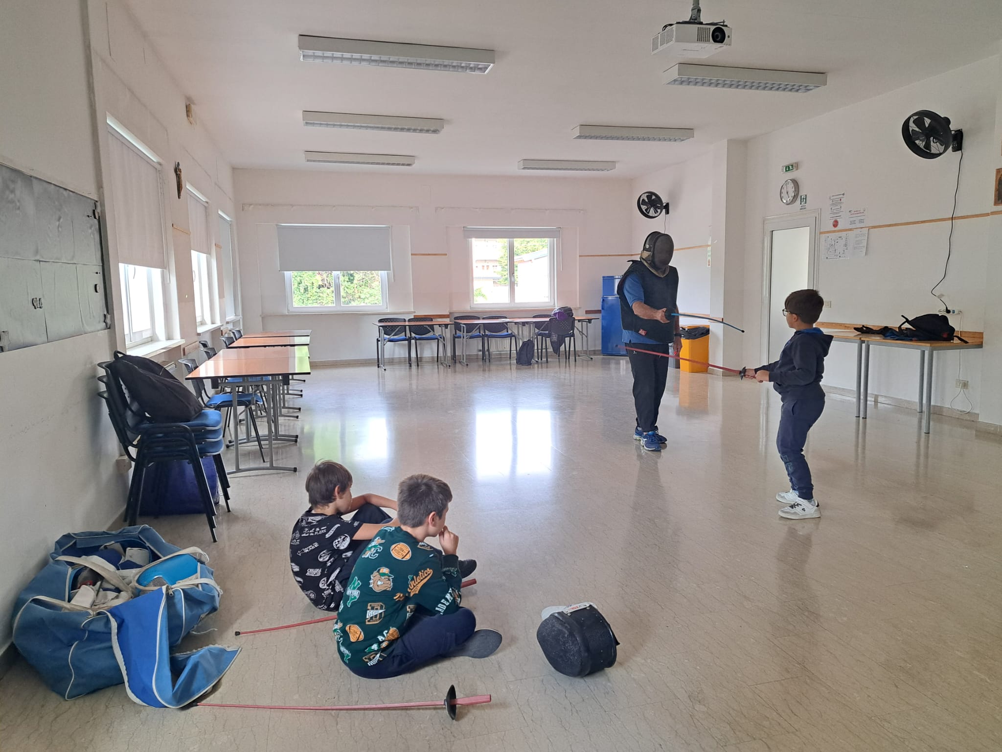 La tradizione della scherma ritorna a Monfalcone, bambini a lezione di stoccate