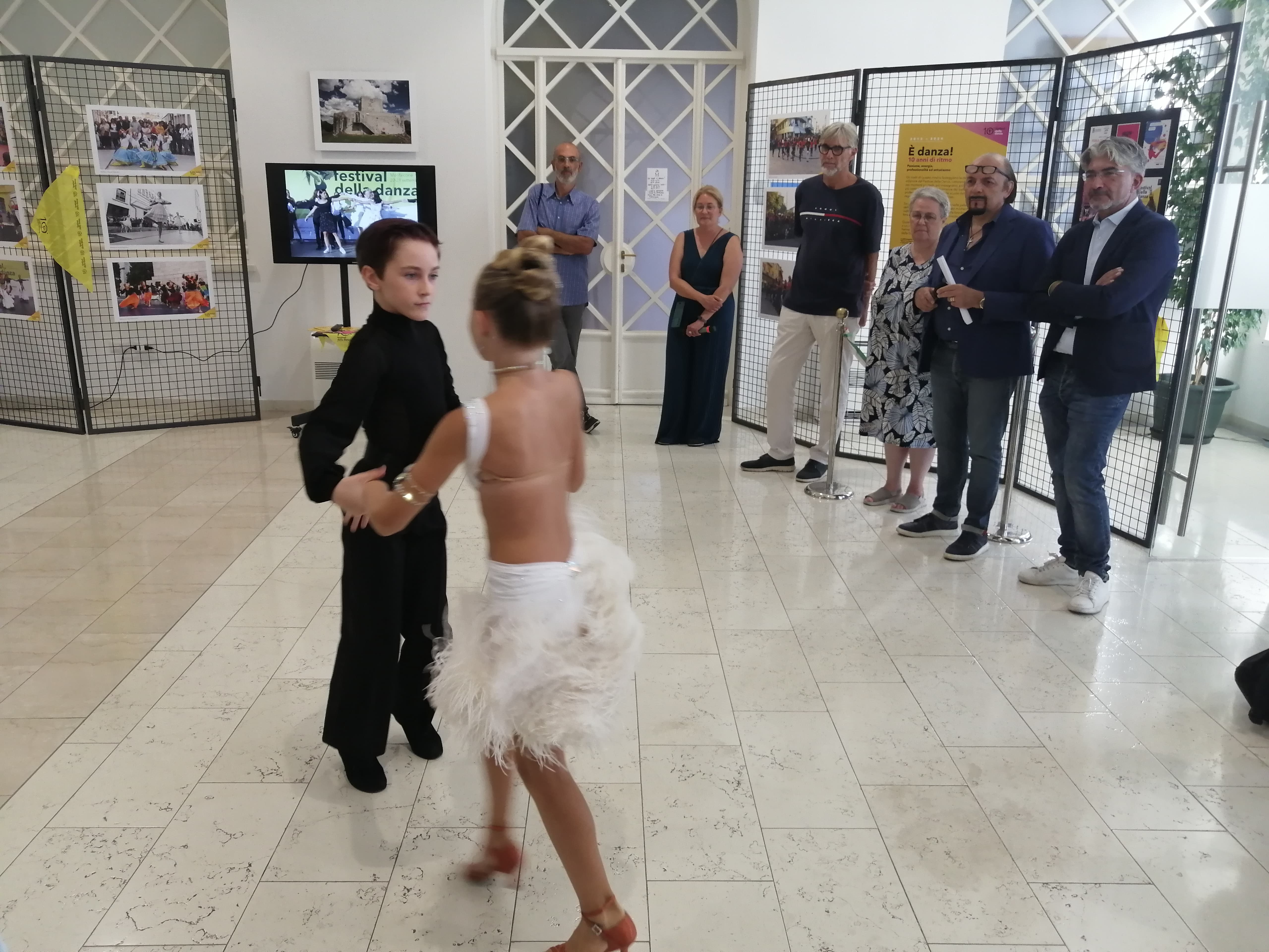 Immagine per Le foto raccontano 10 anni di danza, la mostra di Bonaventura e Gon a Monfalcone