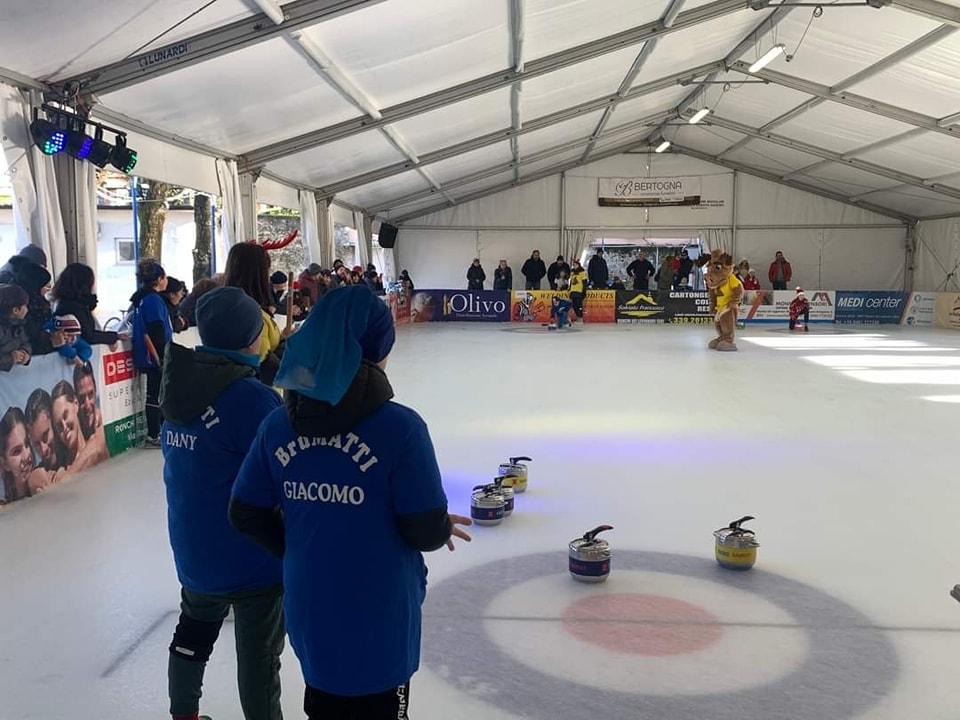 Immagine per Ronchi, c'è la festa di Capodanno: 2 giorni di sosta per il Curling Bisiac