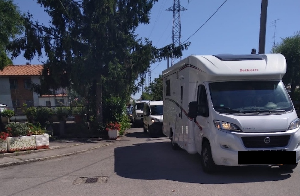 Immagine per «Traffico e parcheggi abusivi a Duino Aurisina», l'opposizione attacca