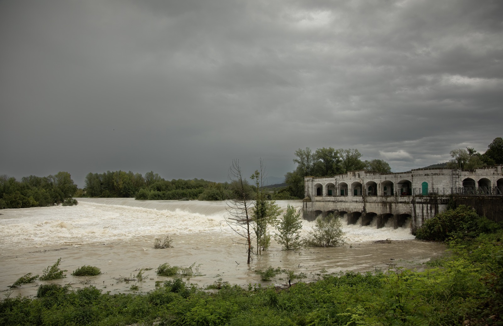 La furia dell'Isonzo dopo la lunga secca, ogi ancora temporali in Fvg