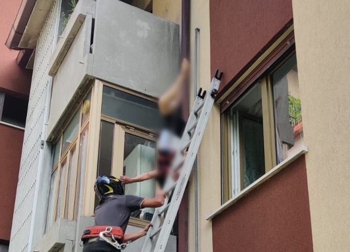 Immagine per Rischia di precipitare dal terrazzo, salvata anziana a San Canzian d'Isonzo