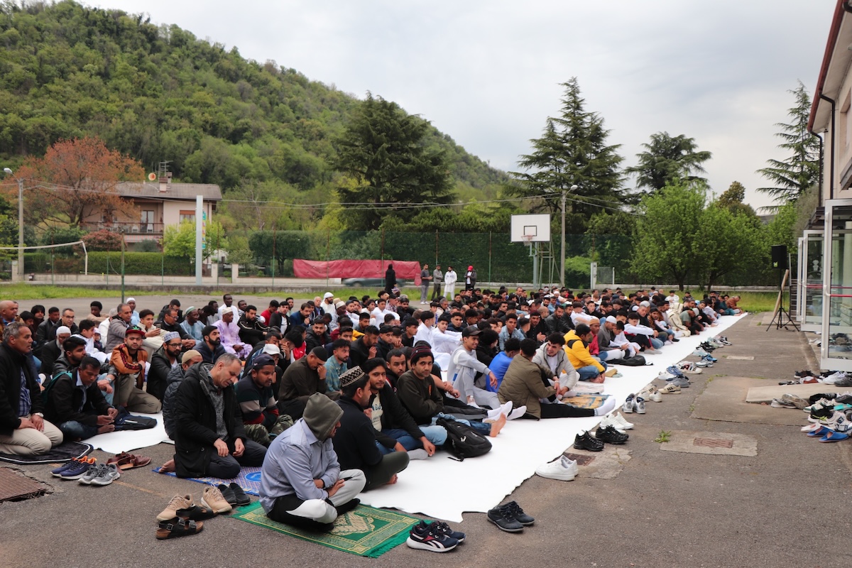 La festa di fine Ramadan per 300 fedeli a Gorizia, «cerchiamo spazi più grandi»