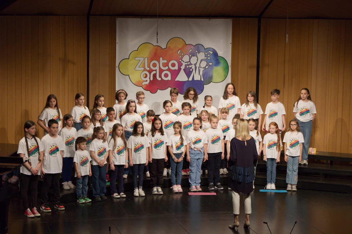 Immagine per La festa dei cori fa cantare 500 ragazzi a Gorizia, i premi a Zlata grla