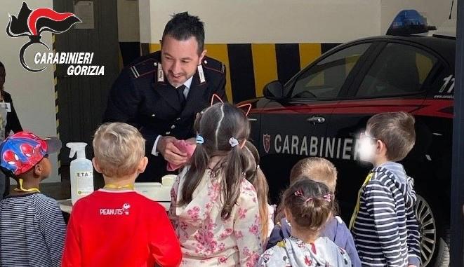 Immagine per Bambini dell'asilo in caserma, alla scoperta dei carabinieri di Gradisca