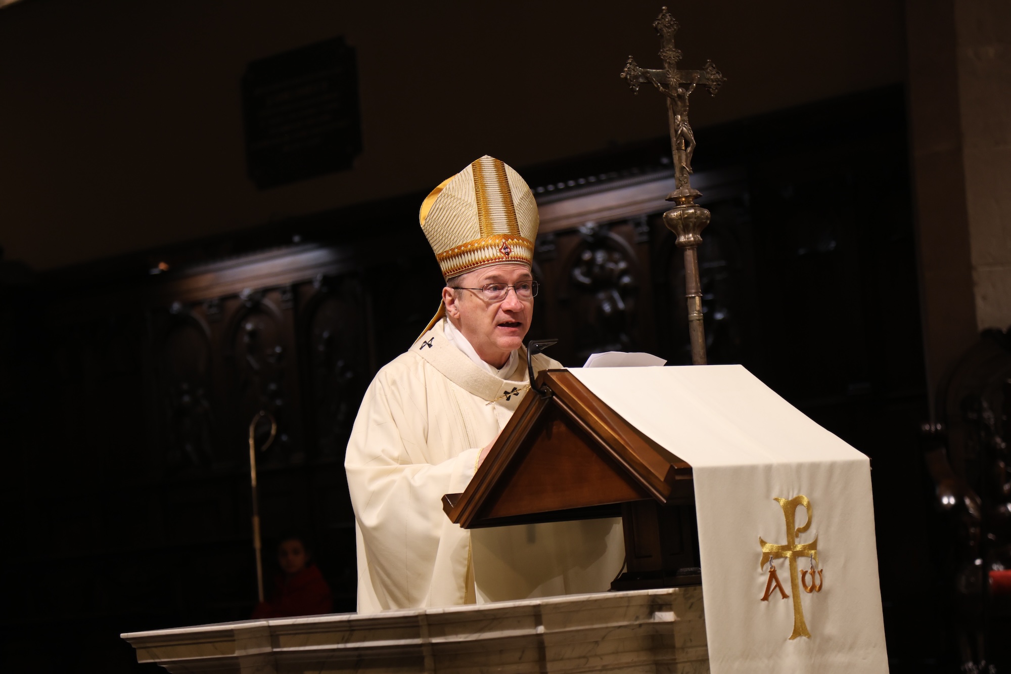 Pace, accoglienza e vita: gli appelli del Natale del vescovo di Gorizia