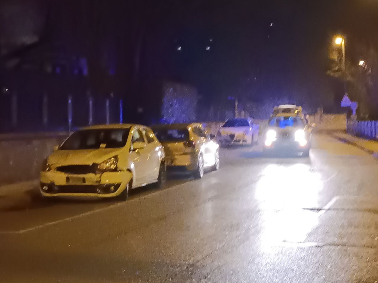 Immagine per Suv contro auto parcheggiata a Monfalcone, due feriti in ospedale