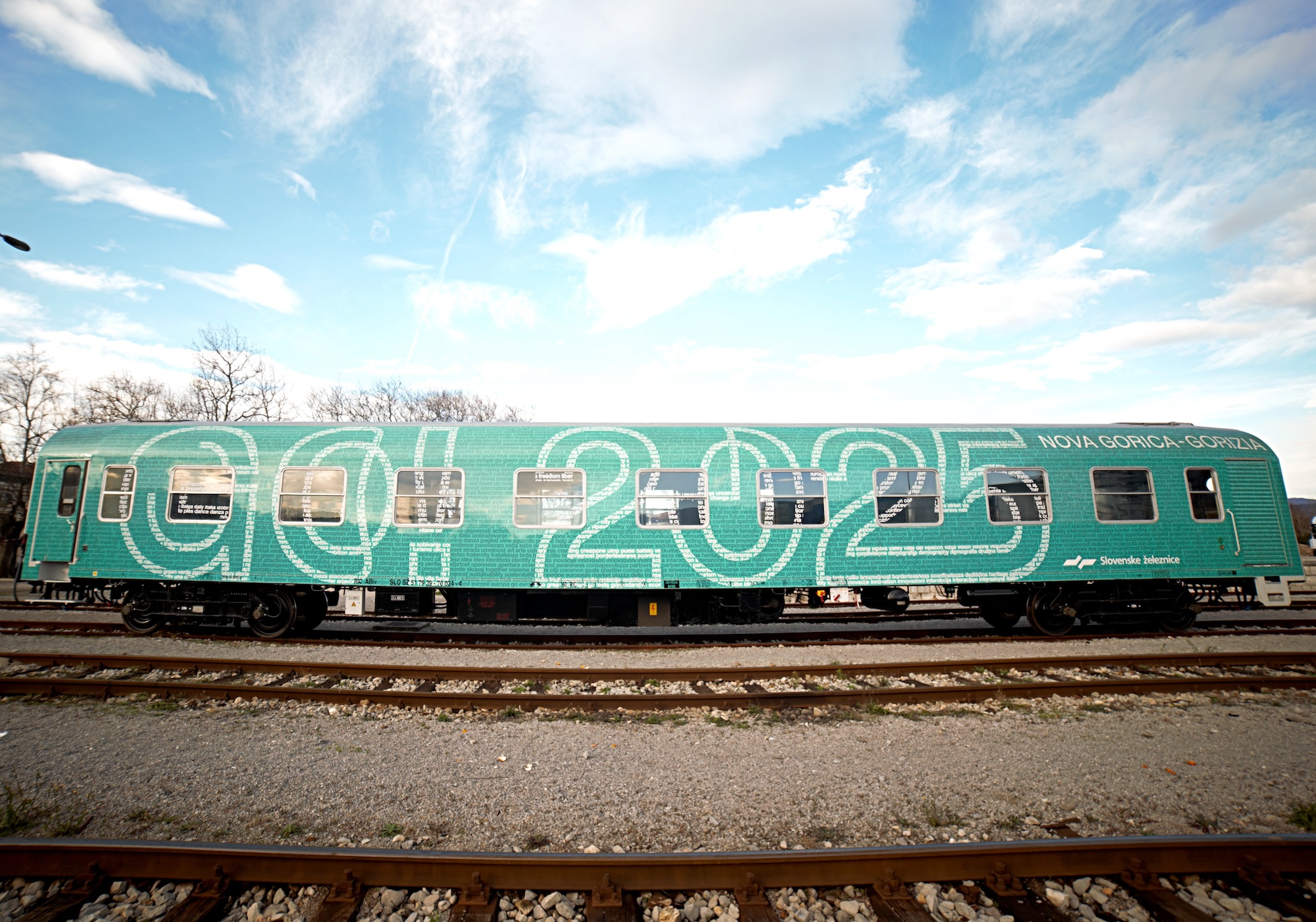 Gorizia e Nova Gorica viaggiano sul treno, nasce il vagone di GO! 2025