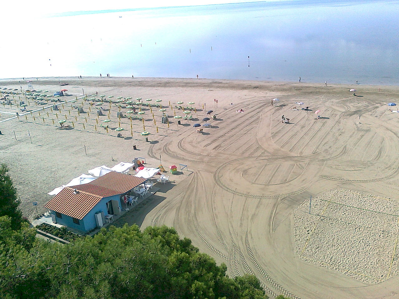 Immagine per Esplode l'estate sul Goriziano, il gran caldo inaugura la corsa in spiaggia