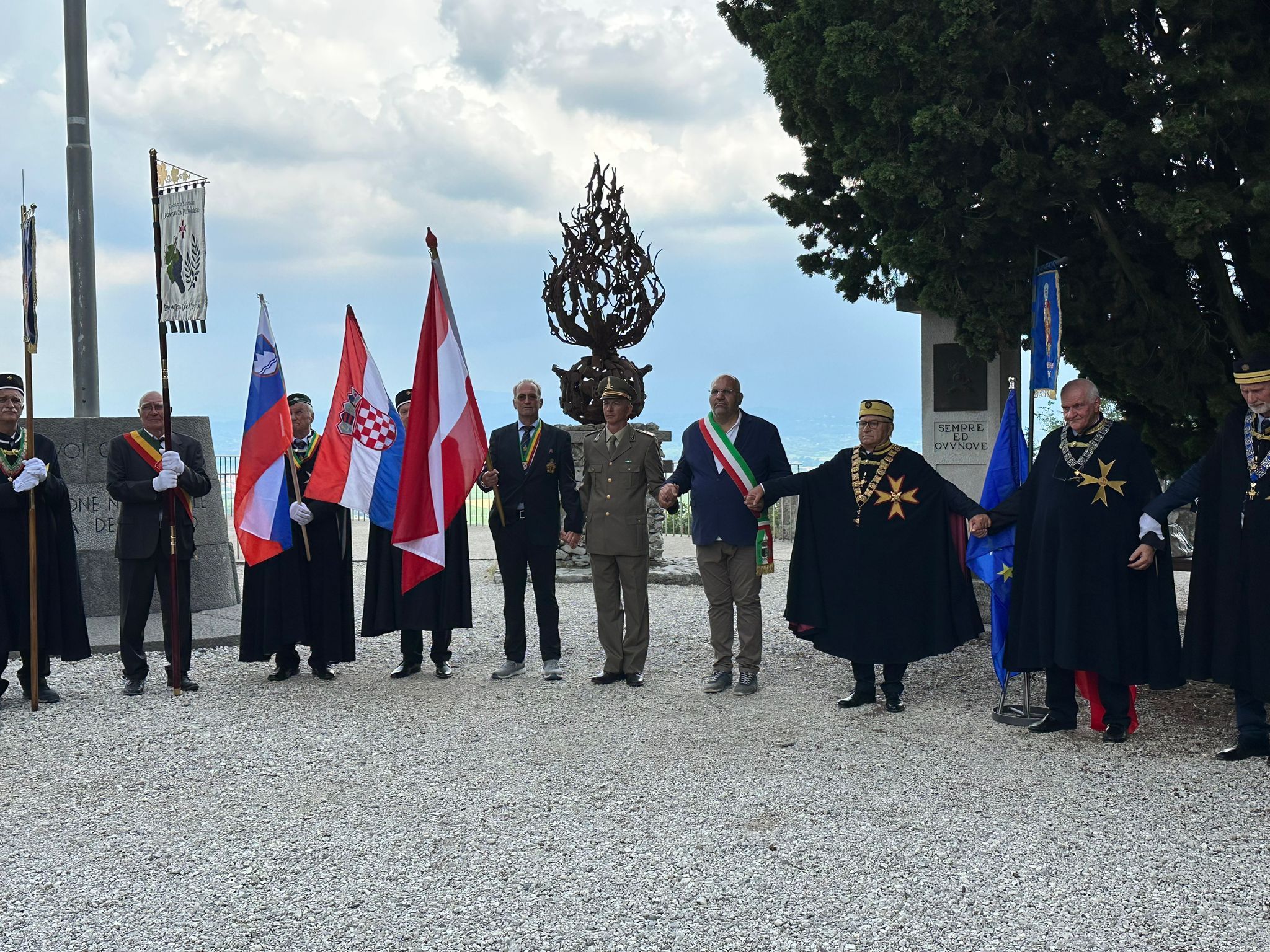 L'Ordo equestris si ritrova sul monte San Michele, impegno dei 'cavalieri' del vino