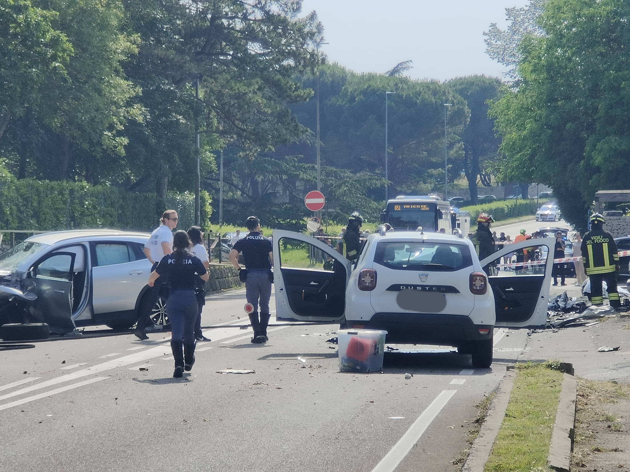 Tragedia sulla strada a Sistiana, morto anche l'autista della Mercedes