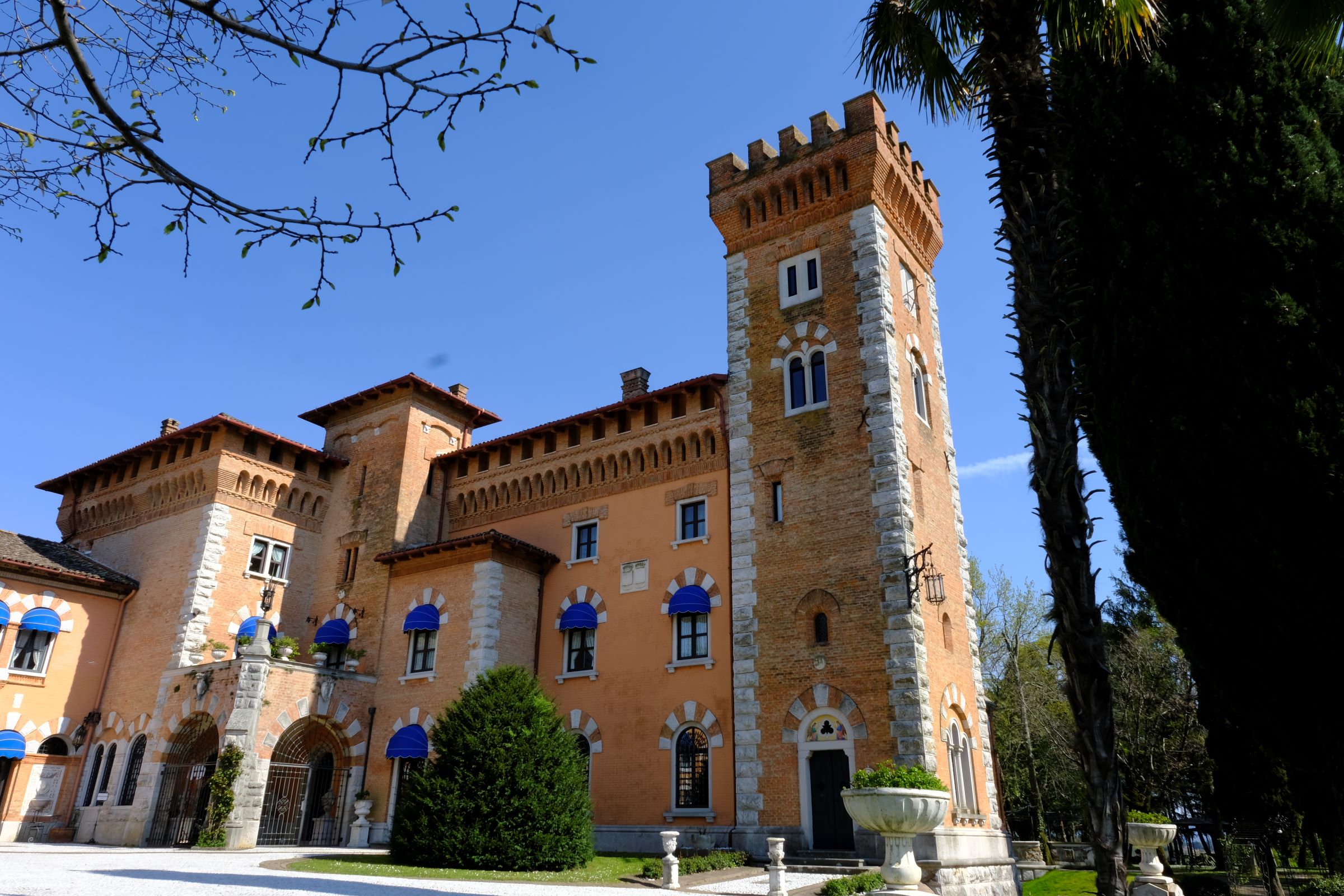 Immagine per Piccolo Opera Festival alza il sipario, la colazione in musica al Castello di Spessa 