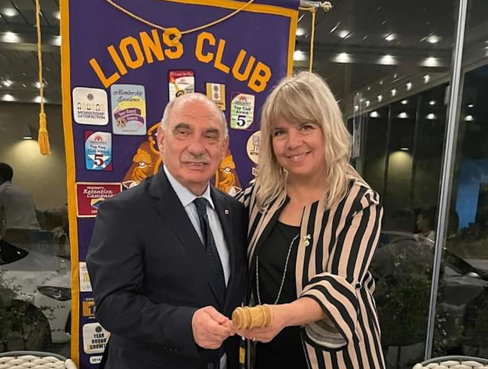 Lions club, Tullio Maestro riprende il martello da Chiara Puntar a Duino Aurisina