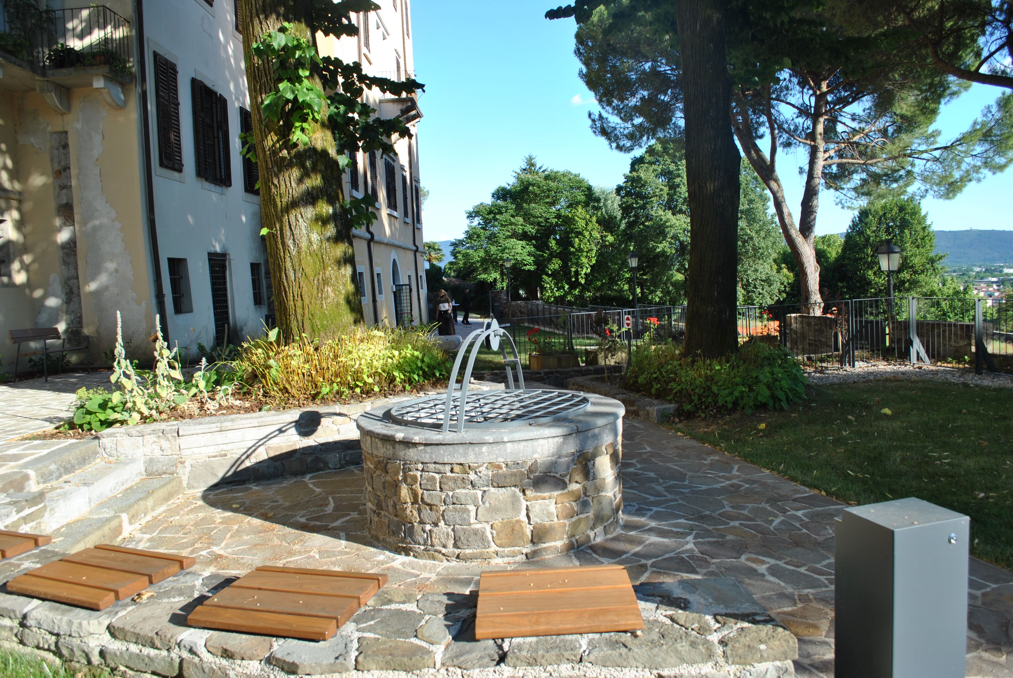 Immagine per Il Giardino degli incontri accoglie spettacoli, fiabe in Borgo Castello