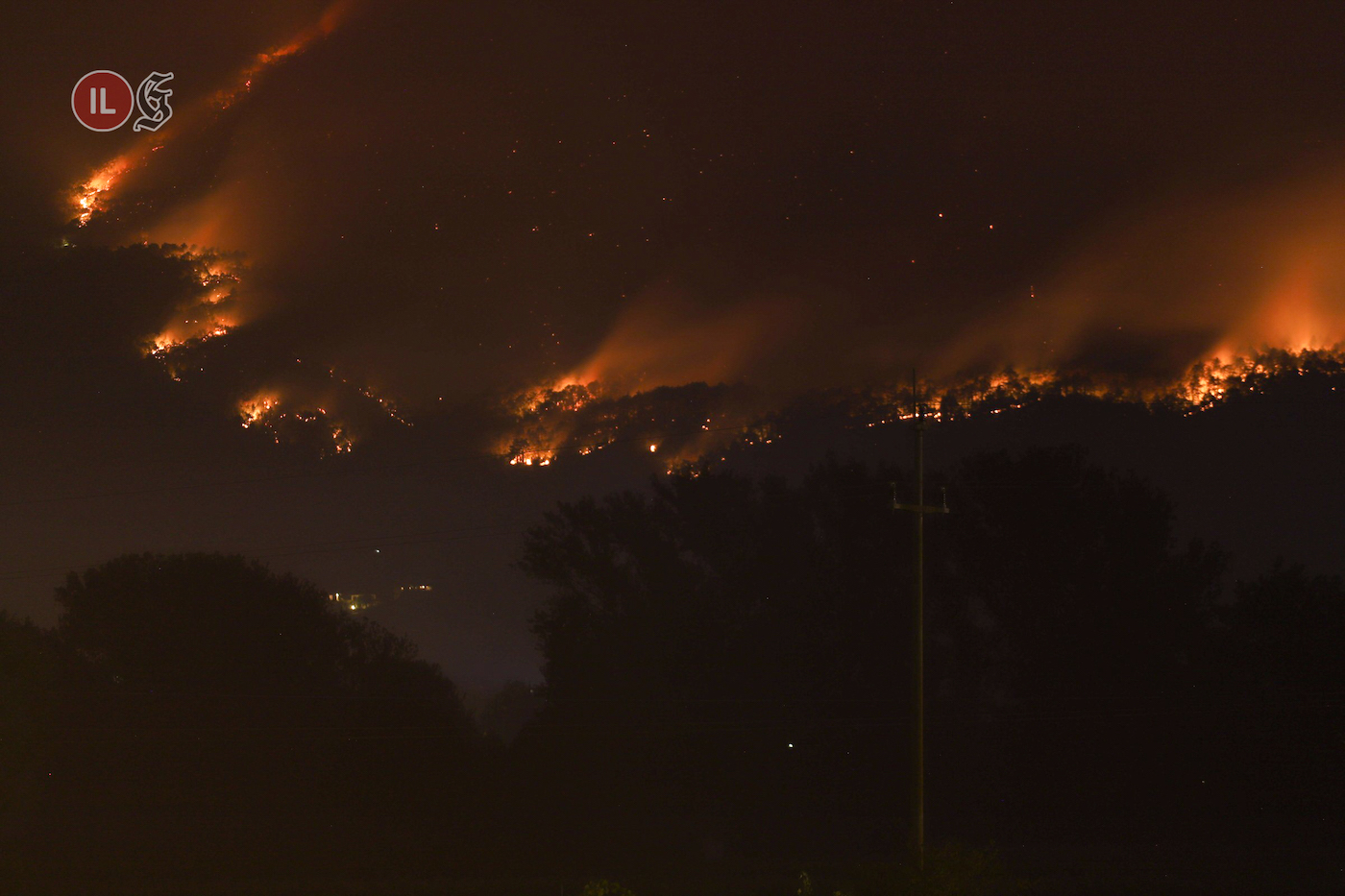 Immagine per Incendio tutta la notte sopra Merna, bonifica nella zona di Jamiano  