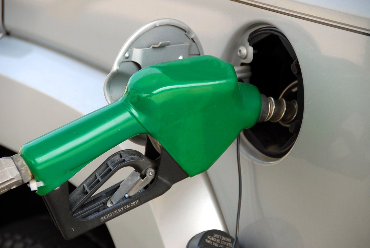 Immagine per Cresce il prezzo di benzina e diesel in Slovenia, incentivi alle auto elettriche