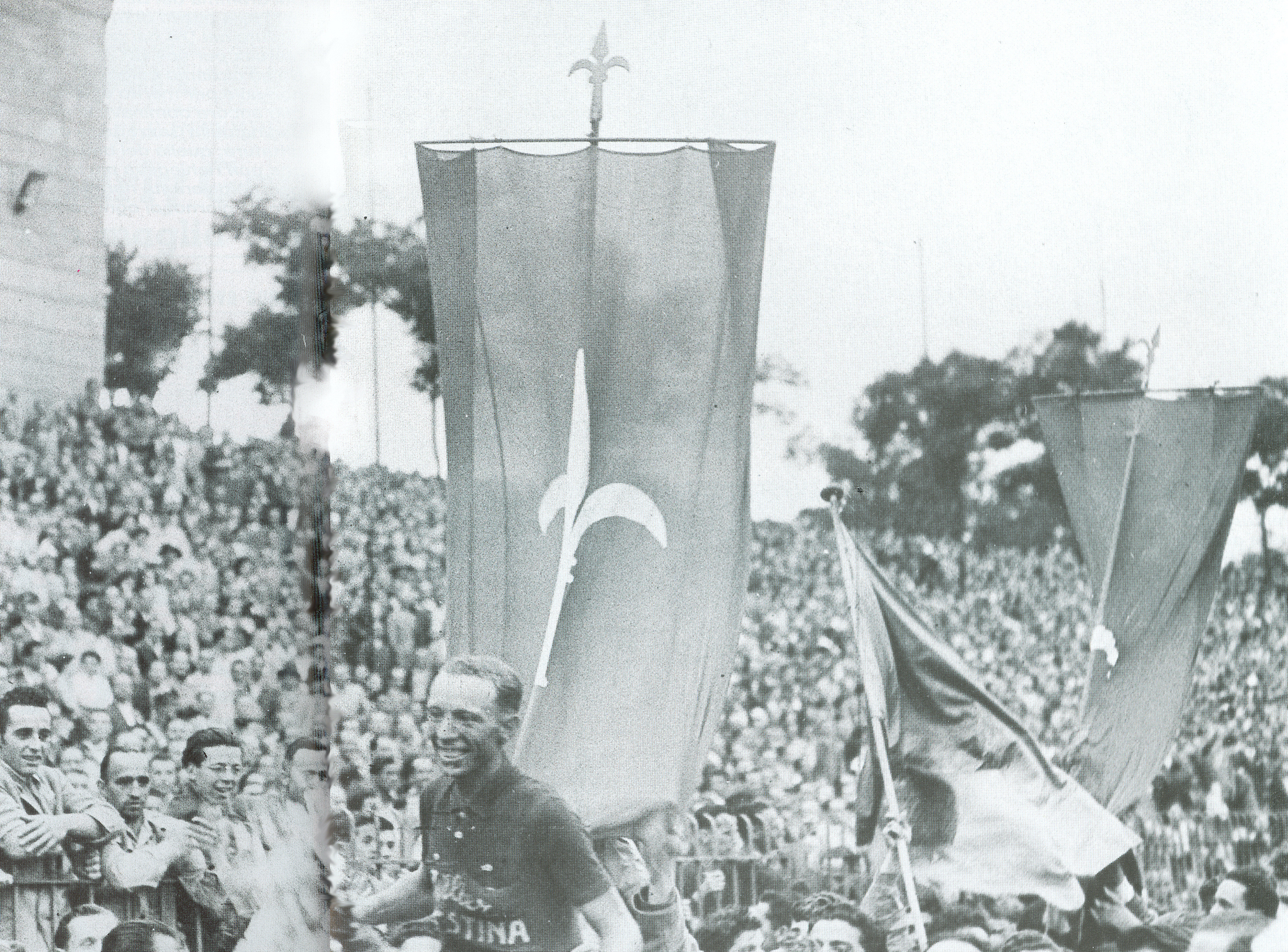 Immagine per La guerra era finita ma non la violenza, quando Pieris fermò il Giro con sassi e pietre