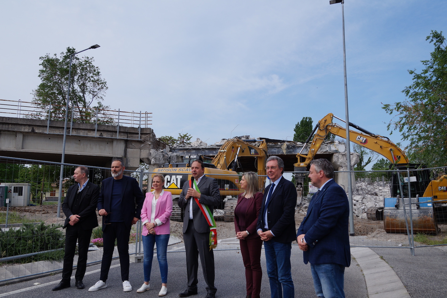 Festa di addio all'Ecomostro, «ora nuovo ingresso in città a Cormons»