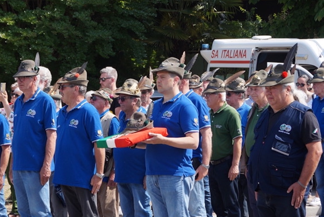 Immagine per Gli alpini di Lucinico festeggiano 40 anni, sfilata e ricordo in paese