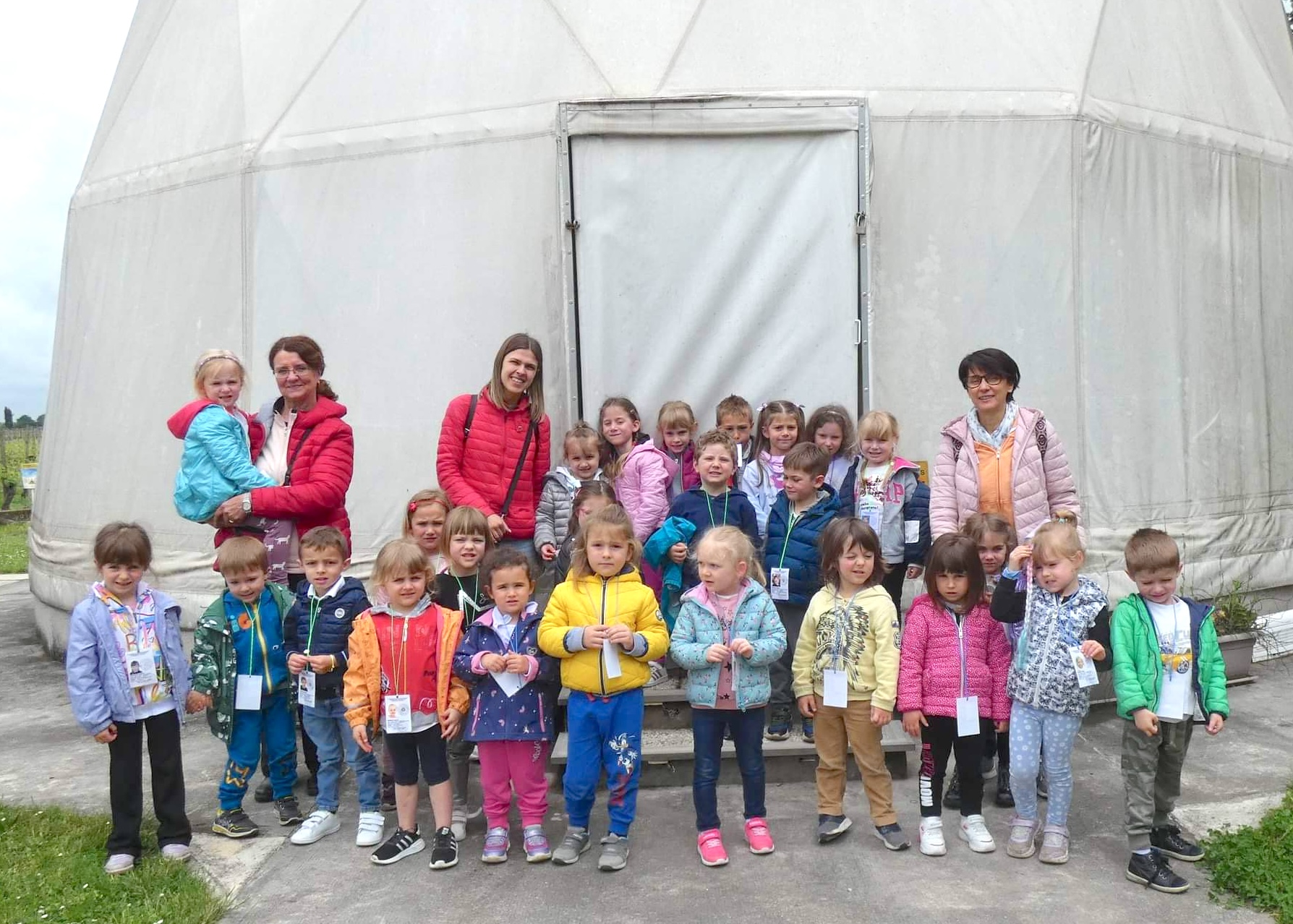 Immagine per Crescono i bambini nell'asilo sloveno di Brazzano, alunni scoprono le stelle