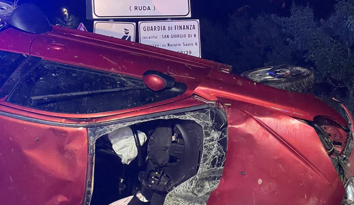 Immagine per Finisce con l'auto fuori strada nella notte, morto 46enne a Ruda